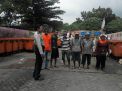 Babinkamtibmas Pegirian Titip Pesan Jaga Kebersihan ke Petugas Pengangkut Sampah
