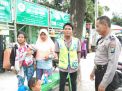 Babinkamtibmas Takal Kedinding Sampaikan Pesan Waspada Curanmor ke Juru Parkir