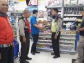 Polsek Asemrowo Cegah Kriminalitas di Mini Market Melalui Patroli Malam