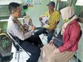 Panit Binmas Polsek Asemrowo Sambang Ketua RW, Sampaikan Pesan Siskamling