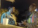 Panit Binmas Polsek Asemrowo Sambang Pos Kamling, Titip Pesan Waspada Orang Asing
