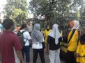 Babinkamtibmas Pegirian, Titip Pesan Tidak Membuang Sampah di Sungai