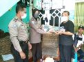 Satbinmas Polres Tanjung Perak Bagikan Masker Gratis Untuk Warga Kedinding Lor