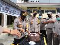Kapolres Tanjung Perak Rayakan Ulang Tahun Anggota Polri & ASN