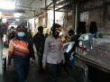 Polsek Kenjeran Lakukan Operasi Penertiban Masker di Pasar Tambak Wedi & Pasar Bulak Banteng Bhineka