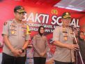 Kabaharkam Polri Bersama Kapolres Tanjung Perak Bagi-Bagi Sembako