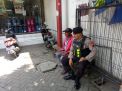 Satsabbhara Polres Tanjung Perak Patroli Mini Market, Titip Pesan Waspada Curanmor