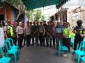 Kapolsek Asemrowo Dampingi Personil Gabungan Pantau TPS