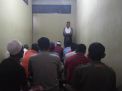 Polres Tanjung Perak Gelar Ibadah Sholat Jumat Khusus Para Tahanan