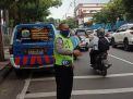 Unit Lantas Polsek Pabean Cantikan Berikan Pelayanan Lewat Pengaturan Sore