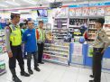 Cegah Kriminalitas di Mini Market, Polsek Asemrowo Lakukan Patroli Malam