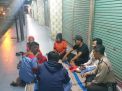 Babinkamtibmas Bongkaran Sosialisasi SPKT Door To Door Ke Warga Jalan Waspada