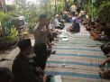 Babinkamtibmas Takal Kedinding Sosialisasikan SPKT Door To Door Ke Warga Tanah Merah Utara
