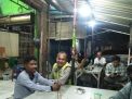 Babinkamtibmas Nyamplungan Sampaikan Penyuluhan Bahaya Narkoba Ke Pengunjung Warung