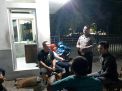 Babinkamtibmas Krembangan Utara Sambang Pemukiman, Sampaikan Pesan Jaga Kerukunan