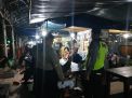 Polsek Semampir Patroli Malam di Warung-Warung, Sampaikan Himbauan Waspada Corona