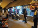 Polsek Krembangan Bubarkan Pengunjung Warkop & Cafe, Tegakkan Aturan PSBB