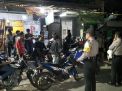 Polsek Kenjeran Bubarkan Kerumunan Pengunjung Warkop