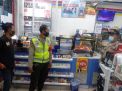 Pantau Keamanan Mini Market, Polsek Semampir Lakukan Patroli Malam