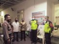 Polsek Krembangan Lakukan Pengamanan Kebaktian di Gereja Tiberias Jelang Malam Tahun Baru
