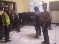 Antisipasi Penyimpanan Barang Terlarang, Polsek Pabean Cantikan Lakukan Pengecekan Rutin Ruang Tahanan