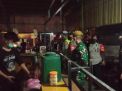 Kanit Binmas Polsek Asemrowo Pimpin Operasi Jam Malam & Penertiban Masker di Warung-Warung
