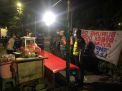 Polsek Krembangan Gelar Operasi Jam Malam, Terapkan Aturan PPKM Darurat, Sasar Warung-Warung