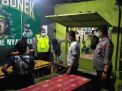 Polsek Krembangan Gelar Operasi Pemberlakuan Jam Malam, Sasar Warung & Toko-Toko