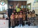 Babinkamtibmas Nyamplungan Sambang SDN Dapuan Dalam Rangka Rabu Narsis