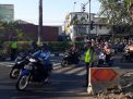 Unit Lantas Polsek Krembangan Laksanakan Pengaturan Sore Bantu Kepulangan Pekerja