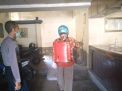 Polsek Krembangan Bersama Kecamatan Lakukan Penyemprotan Antiseptic di Hotel