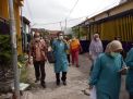Babinkamtibmas Tambak Wedi Dampingi Petugas Puskesmas Lakukan Penyuluhan Protokol Kesehatan di Kampung-Kampung