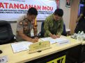 Polres Tanjung Perak Lakukan Penandatanganan MOU Dengan STIAMAK