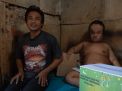 Polwan Polres Tanjung Perak Bagikan Sembako Untuk Kaum Dhuafa
