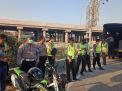 Personil Gabungan Lintas Satuan Polres Tanjung Perak Laksanakan PAM Jalur Bonek