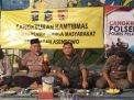 Kapolsek Asemrowo Sampaikan Himbauan Waspada Kriminalitas Jalanan di Acara Cangkrukan