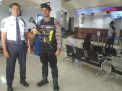 Satsabhara Polres Tanjung Perak Pam Kantor Bank, Cegah Perampokan Nasabah