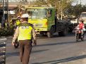 Unit Lantas Polsek Krembangan Berikan Pelayanan Lewat Pengaturan Sore