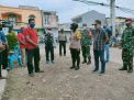 Kapolsek Kenjeran Lakukan Kunjungan Bersama Camat Bulak di Posko KTS RW 02 Kelurahan Sukolilo Baru