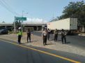 Polres Tanjung Perak Lakukan Pengamanan Jalur Bonek Menuju GBT