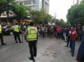 Dalmas Satsabhara Polres Tanjung Perak PAM Jalur Bonek di Jembatan Bungkuk