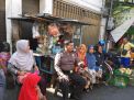 Babinkamtibmas Krembangan Utara Sosialisasi SPKT Door To Door di Pasar Sampoerna