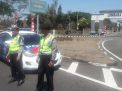 Satlantas Polres Tanjung Perak Bersama Satsabhara Pengaturan Lalu Lintas Pagi