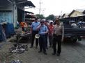 Polsek Asemrowo Sampaikan Pesan Kamtibmas ke Pedagang Pasar Loak
