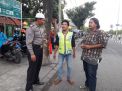 Babinkamtibmas Takal Kedinding Himbau Juru Parkir Masjid Waspadai Curanmor