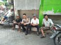 Panit Binmas Polsek Asemrowo Titip Pesan Keselamatan Kepada Penarik Becak