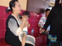 Kapolsek Krembangan Serahkan Bocah Hilang ke Orangtuanya