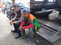 Satsabhara Polres Tanjung Perak Titip Pesan Waspada Curanmor ke Juru Parkir