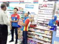 Babinkamtibmas Perak Timur Sambang Mini Market, Titip Pesan Kamtibmas