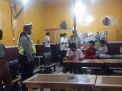 Polsek Krembangan Bubarkan Pengunjung Warkop, Cegah Penyebaran Virus Corona